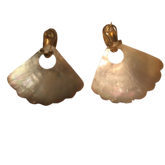 VTG Mother of Pearl Fan Shaped Door Knocker Pierced Earrings - Picture 4 of 8